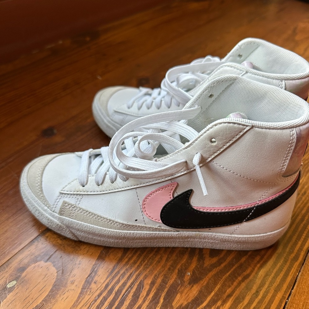 Nike Blazer Mid '77 SE GS Sneakers 🏀